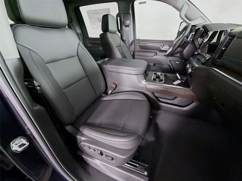 New 2026 GMC Sierra 2500 SLT w/ SLT Premium Package AWD/4WD image 29