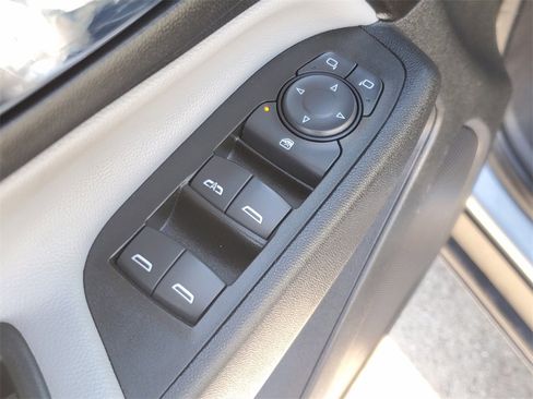 Used 2023 Chevrolet Equinox LS image 15