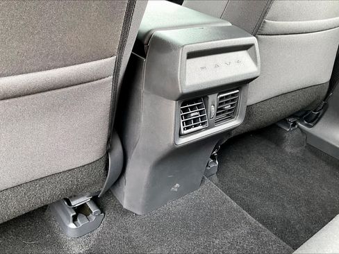 Used 2026 Toyota RAV4 LE AWD/4WD image 33