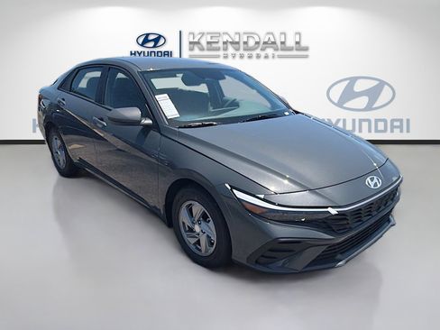 New 2026 Hyundai Elantra SE FWD image 1