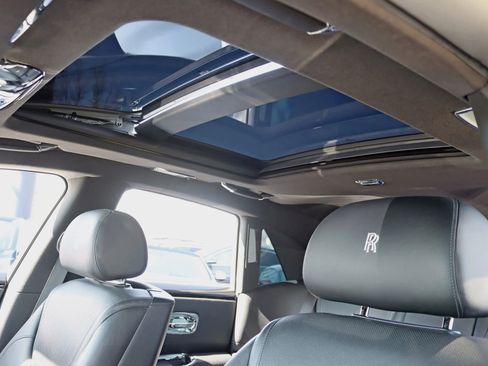 Used 2015 Rolls-Royce Ghost RWD image 40
