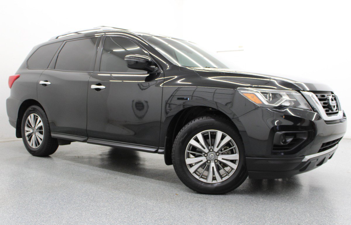 Used 2020 Nissan Pathfinder S FWD image 1
