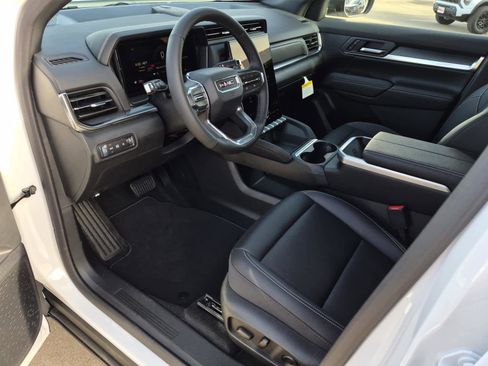 New 2026 GMC Terrain Elevation w/ Elevation Premium Package image 9