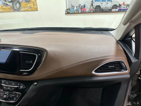 Used 2017 Chrysler Pacifica Limited w/ Advanced Safetytec Group image 39