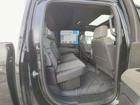 Used 2025 Chevrolet Silverado 2500 ZR2 w/ Technology Package image 19