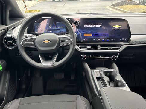 New 2026 Chevrolet Equinox EV LT image 25