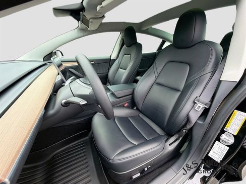 Used 2023 Tesla Model 3 Standard Range RWD image 11