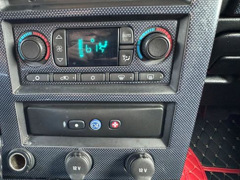 Used 2005 HUMMER H2 w/ Preferred Equipment Group AWD/4WD image 21