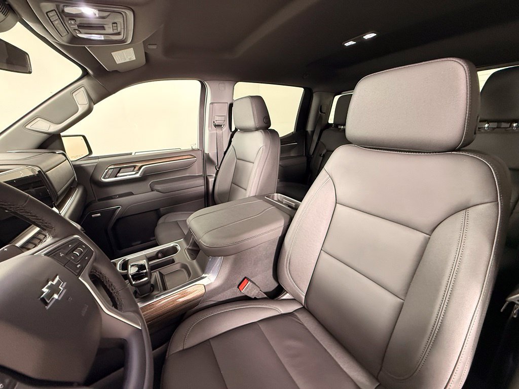 New 2026 Chevrolet Silverado 1500 RST w/ Redline Edition AWD/4WD image 47