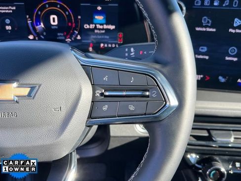 Used 2025 Chevrolet Traverse LT image 25