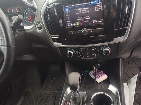 Used 2023 Chevrolet Traverse LT image 13