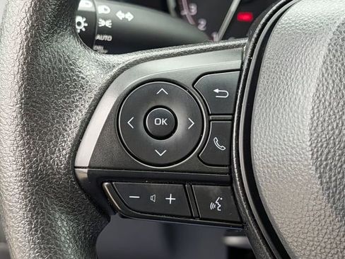 Used 2025 Toyota RAV4 XLE FWD image 21
