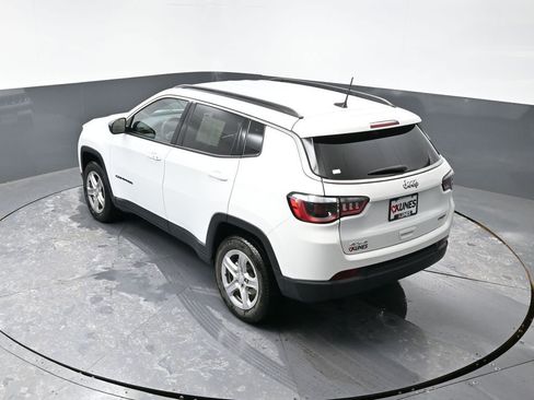 Used 2024 Jeep Compass Latitude image 45