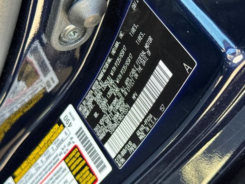 Certified 2024 Toyota Sienna XLE FWD image 31