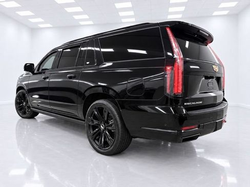 Used 2025 Cadillac Escalade ESV Sport Platinum AWD/4WD image 12