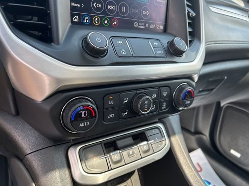 Used 2021 GMC Acadia SLT w/ LPO, Black Accent Package image 32