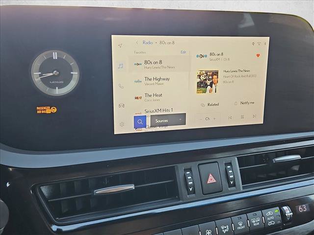 Used 2024 Lexus ES 300h w/ Luxury Package FWD image 14