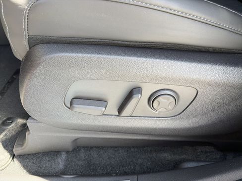 Used 2026 Kia Carnival EX FWD image 18