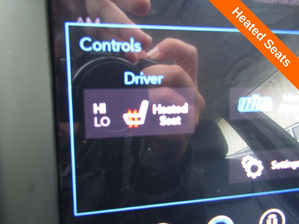 Used 2017 Chrysler 300 Limited RWD image 8