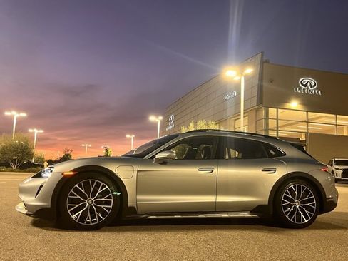 Used 2023 Porsche Taycan 4 Cross Turismo image 6