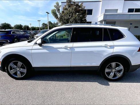 Certified 2021 Volkswagen Tiguan SE FWD image 8