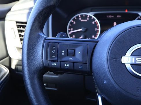 Used 2024 Nissan Rogue SV image 13