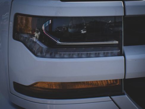 Used 2018 Chevrolet Silverado 1500 LT w/ All Star Edition AWD/4WD image 3