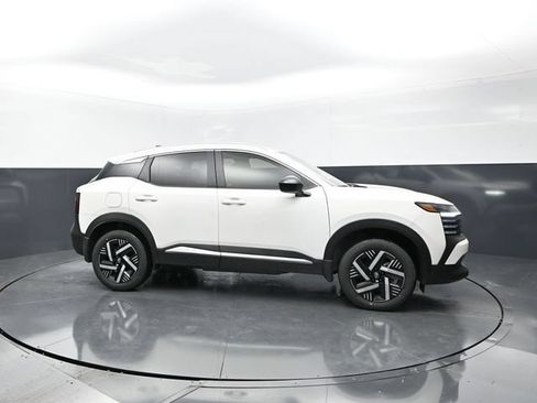 New 2026 Nissan Kicks SV w/ SV Premium Package AWD/4WD image 6