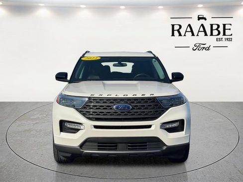 Used 2023 Ford Explorer XLT w/ Equipment Group 202A AWD/4WD image 2