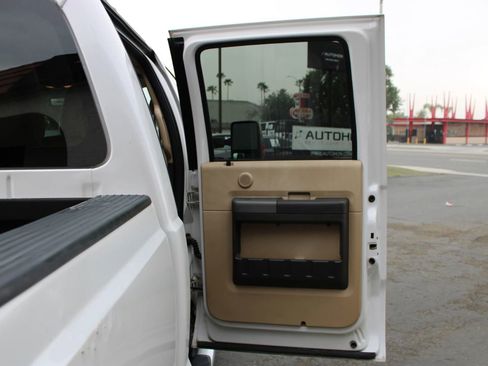 Used 2011 Ford F350 Lariat w/ Lariat Interior Pkg image 15