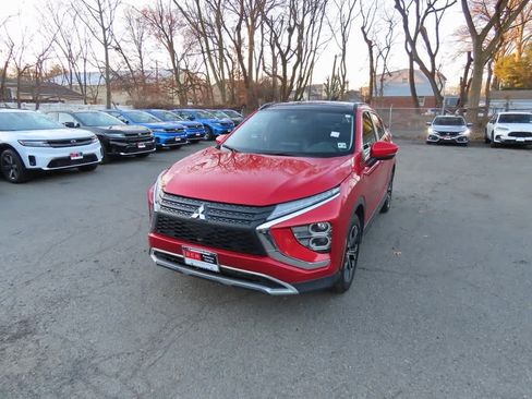 Used 2022 Mitsubishi Eclipse Cross SE image 1