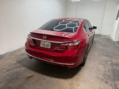 Used 2017 Honda Accord Sport image 9