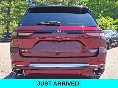 Used 2025 Jeep Grand Cherokee Summit AWD/4WD image 5