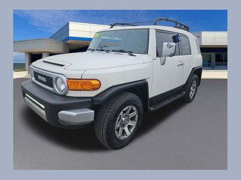 Used 2014 Toyota FJ Cruiser 4WD w/ Upgrade Package image 1