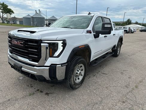 Used 2024 GMC Sierra 2500 Pro w/ Convenience Package AWD/4WD image 3
