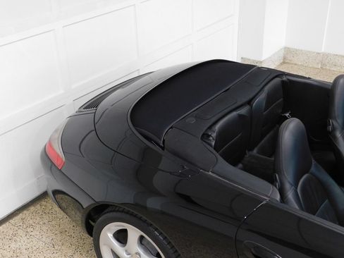 Used 2004 Porsche 911 Carrera RWD image 16