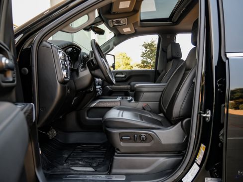 Used 2022 GMC Sierra 3500 Denali w/ Technology Package image 35