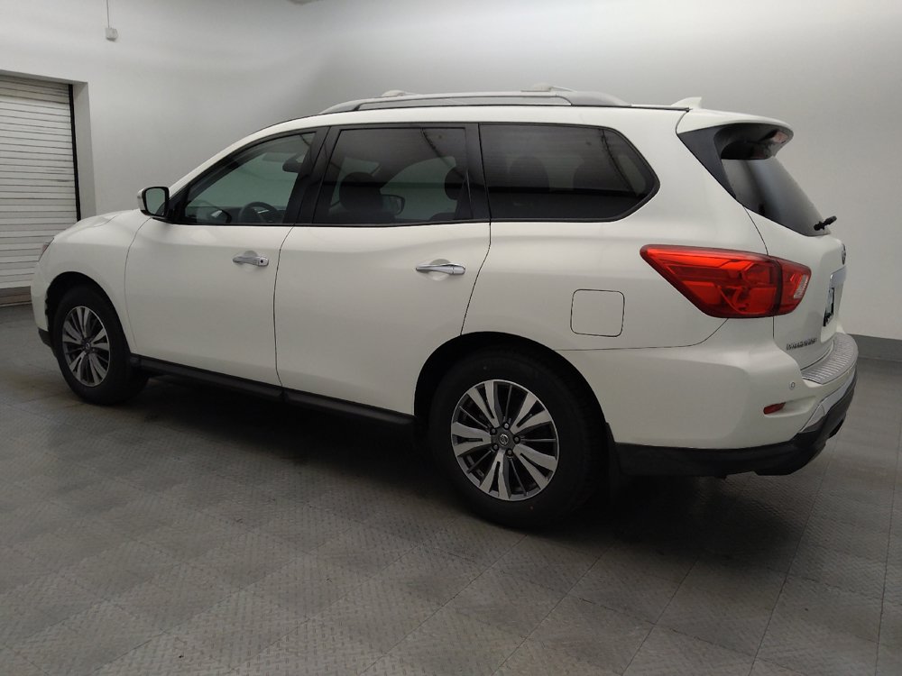 Used 2020 Nissan Pathfinder S FWD image 3