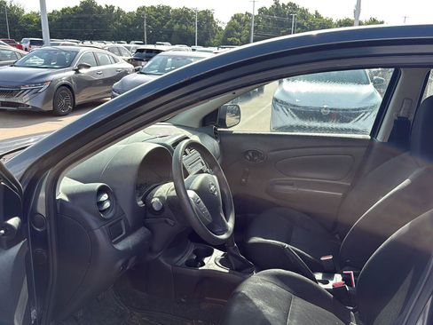 Used 2015 Nissan Versa S FWD image 8