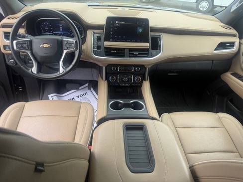 Used 2024 Chevrolet Suburban Premier w/ Premium Package AWD/4WD image 19