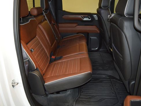 Used 2024 GMC Sierra 1500 Denali Ultimate image 12