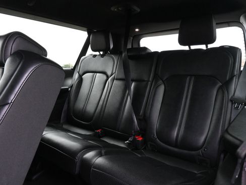 Used 2024 Jeep Wagoneer L Series II w/ Flexible Seating Group image 21