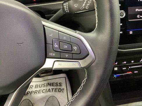 Used 2023 Volkswagen Tiguan SE R-Line image 12