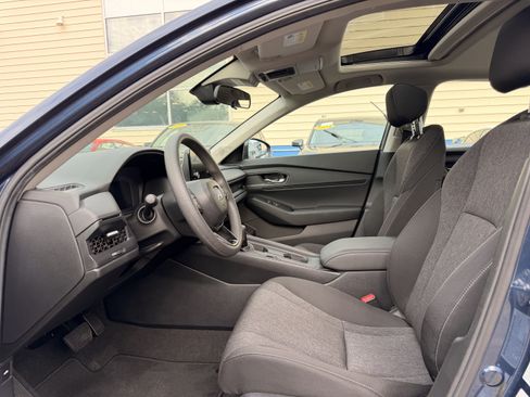 Used 2025 Honda Accord SE image 14
