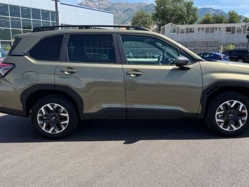 Used 2026 Subaru Forester Premium AWD/4WD image 2