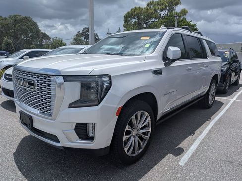 Used 2021 GMC Yukon XL Denali w/ Denali Ultimate Package AWD/4WD image 2
