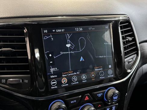 Certified 2022 Jeep Grand Cherokee Laredo X image 27