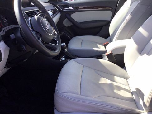 Used 2015 Audi Q3 2.0T Prestige w/ Prestige Package image 11