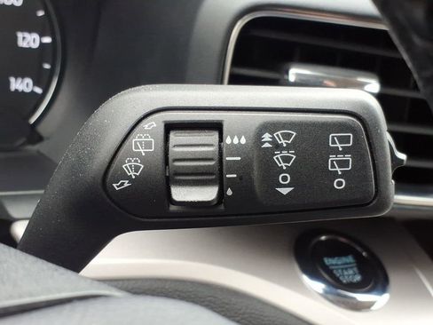 Used 2023 Ford Explorer XLT w/ Equipment Group 202A image 26