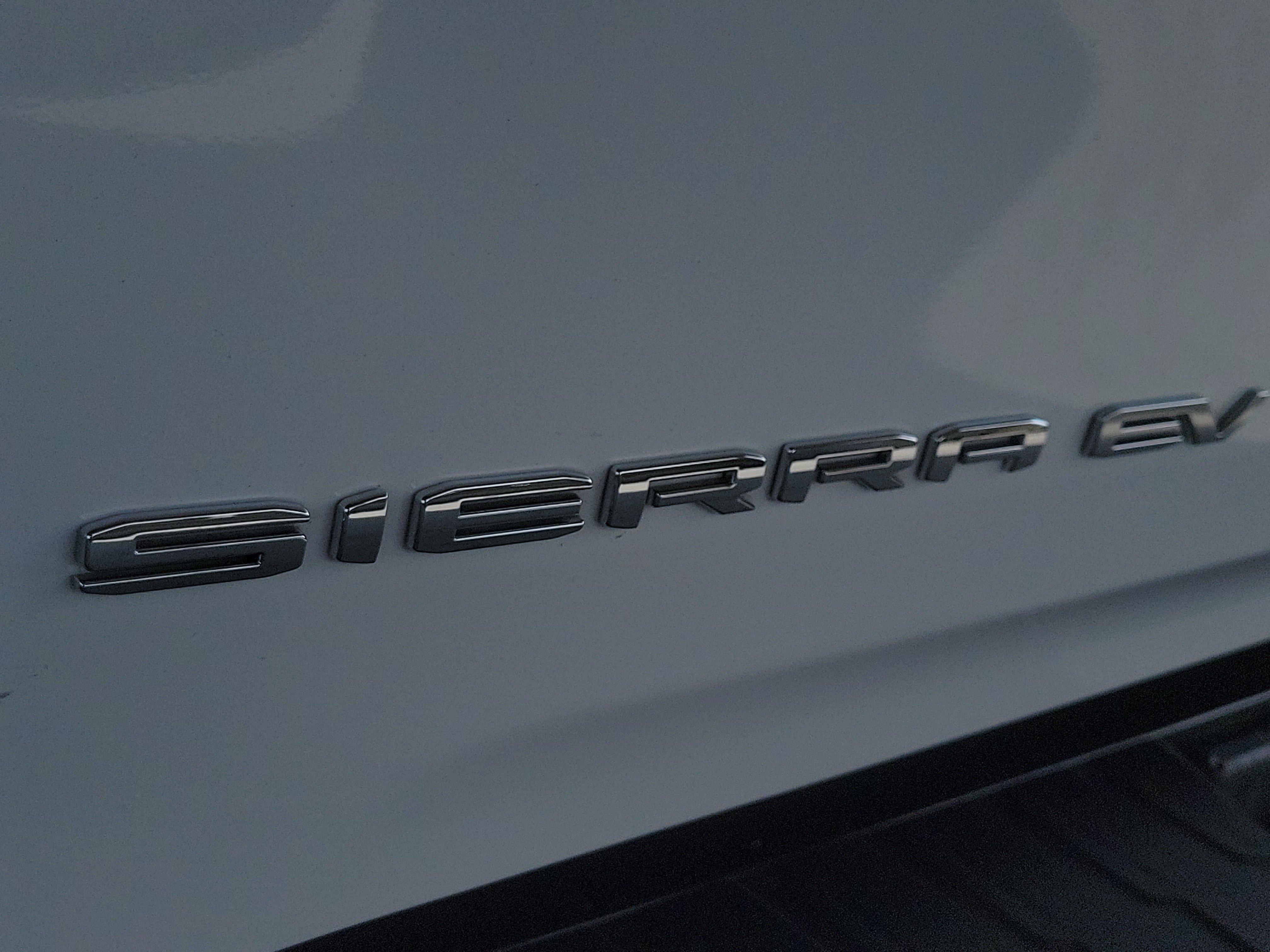 Used 2025 GMC Sierra EV Denali AWD/4WD image 7